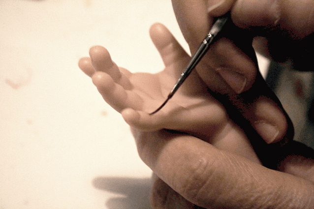 Pintando los detalles de la figura